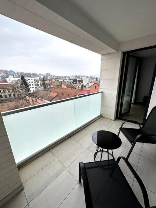 Central River Apartment Клуж-Напока Екстериор снимка